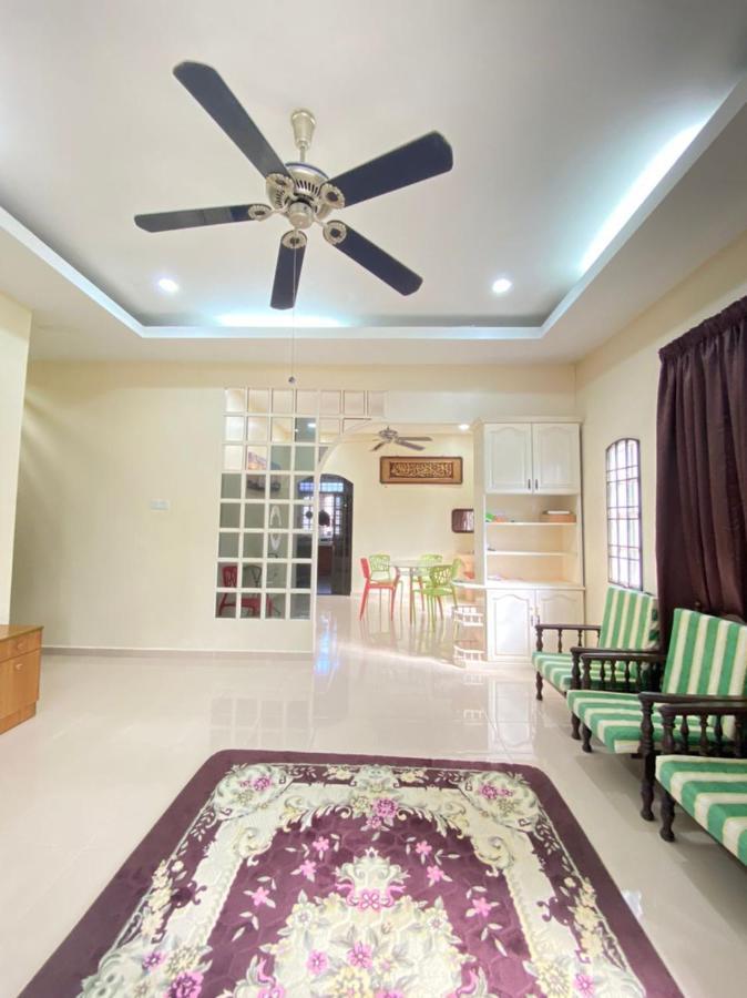 Family Homestay Kuala Terengganu Kültér fotó